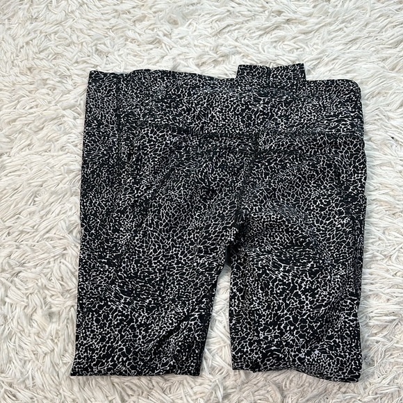 Lululemon Fast and Free Tight II 25" *Non-Reflective Nulux Polar Shift Ice Grey - Picture 4 of 6